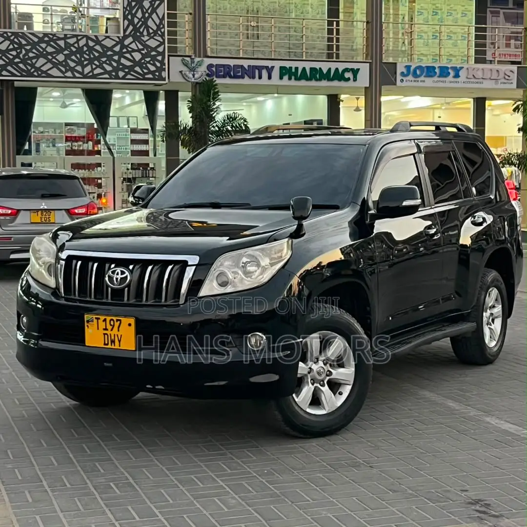 Toyota Land Cruiser 2010 Black