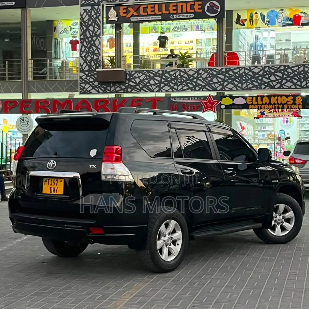 Toyota Land Cruiser 2010 Black