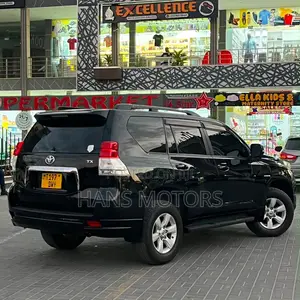 Toyota Land Cruiser 2010 Black