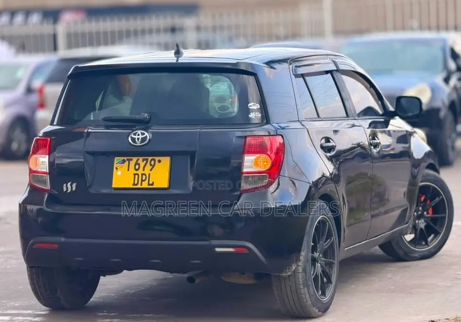 Toyota IST 2009 Black