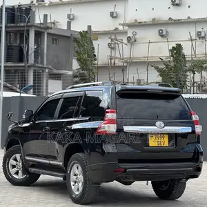 Toyota Land Cruiser Prado 2013 Black