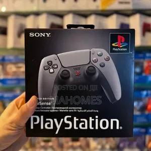 Dual Sense Controller
LTD Edition
50th Anniversary