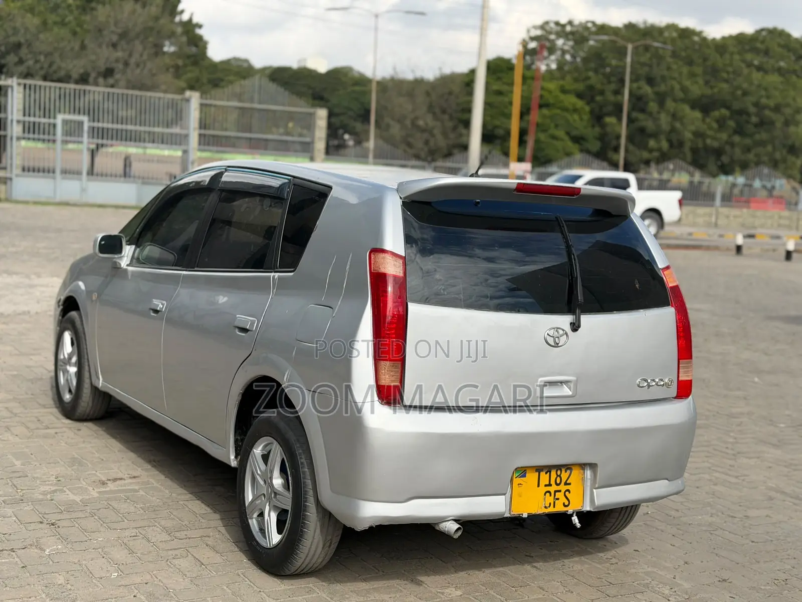 Toyota Opa 2002 Silver