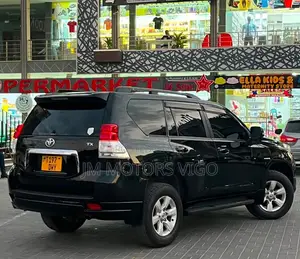 Toyota Land Cruiser Prado 2010 Black