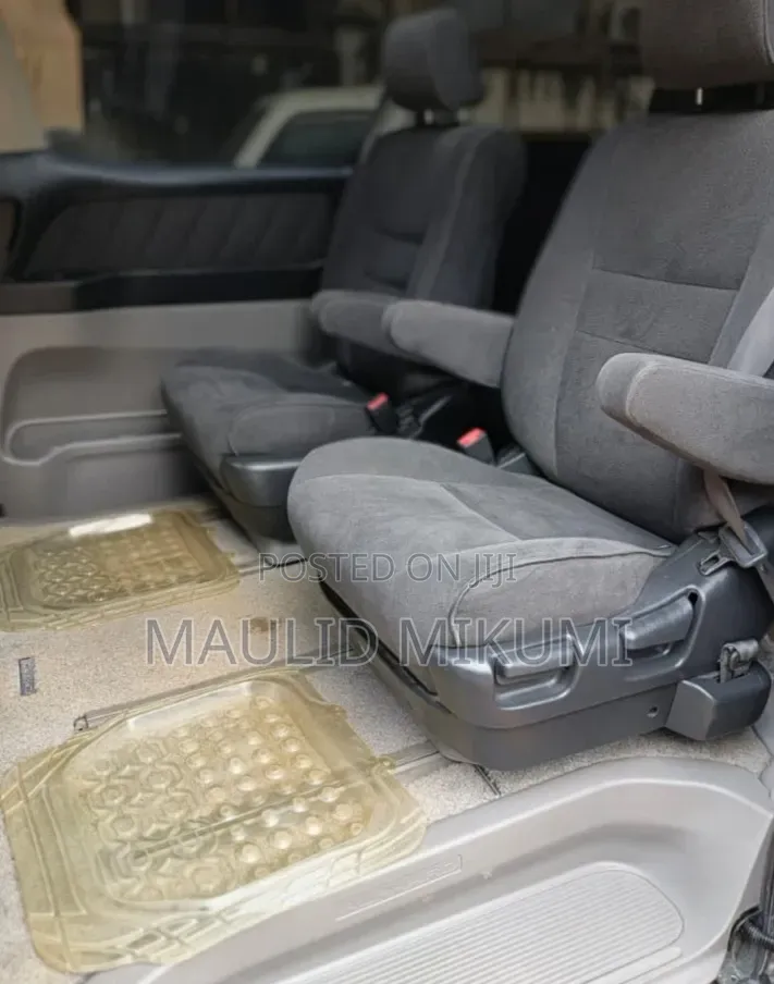 Toyota Alphard 2005 Silver