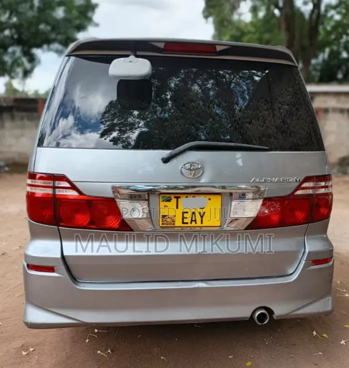 Toyota Alphard 2005 Silver
