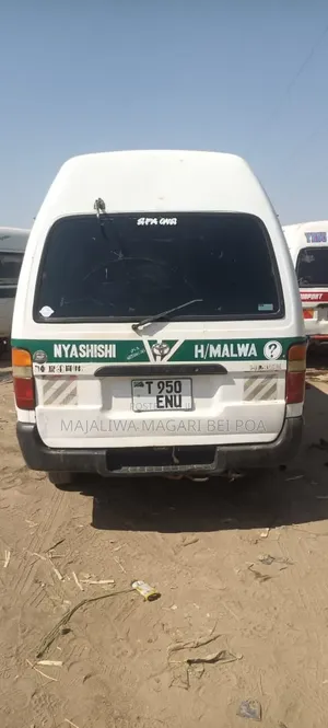 Toyota HiAce 2005 White