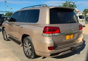 Toyota Land Cruiser 2016 Beige