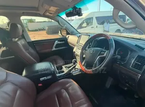 Toyota Land Cruiser 2016 Beige