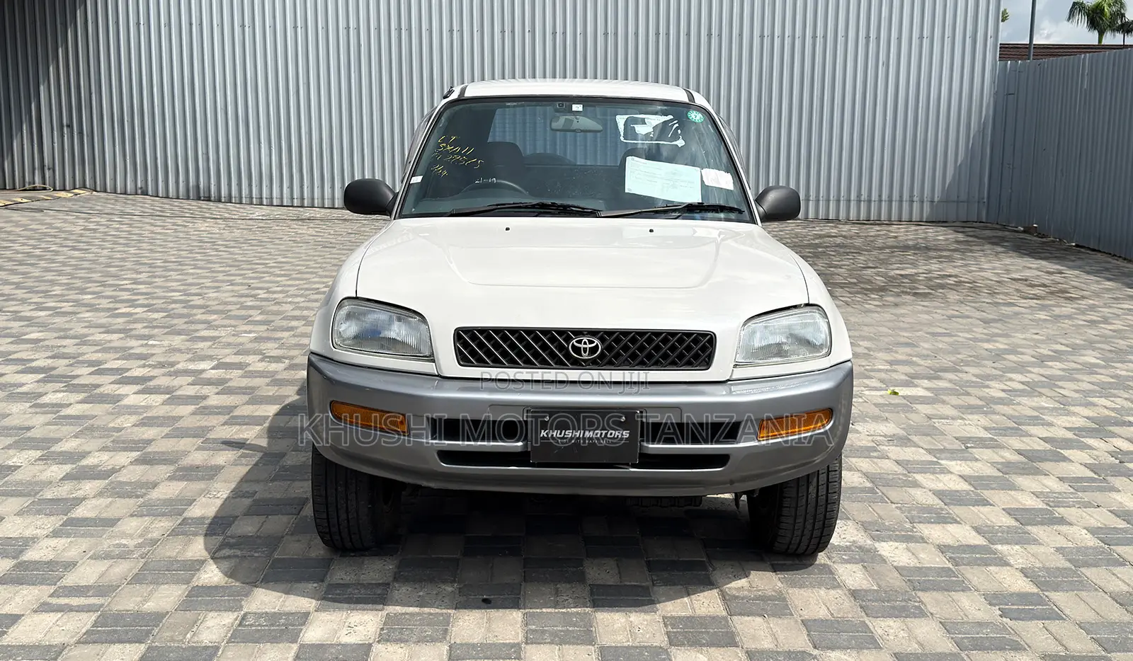 Toyota RAV4 1996 White