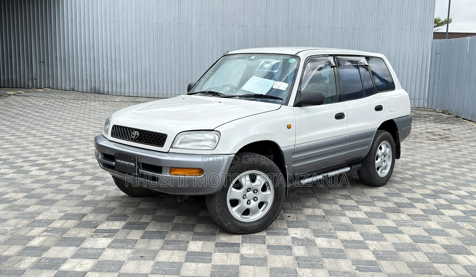 Toyota RAV4 1996 White