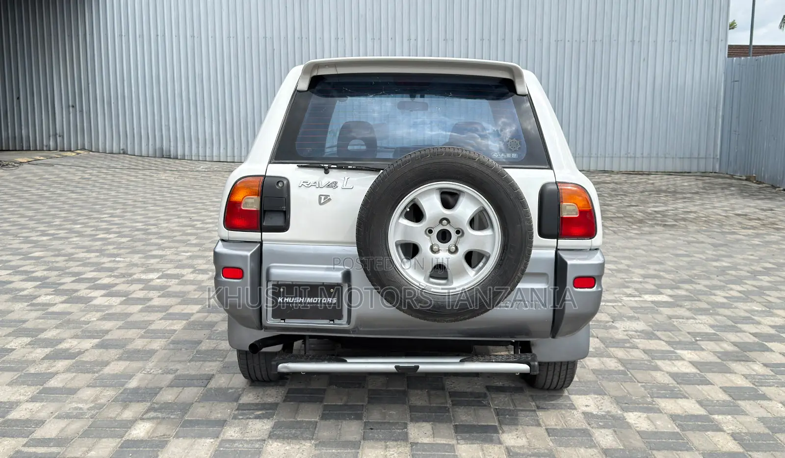 Toyota RAV4 1996 White