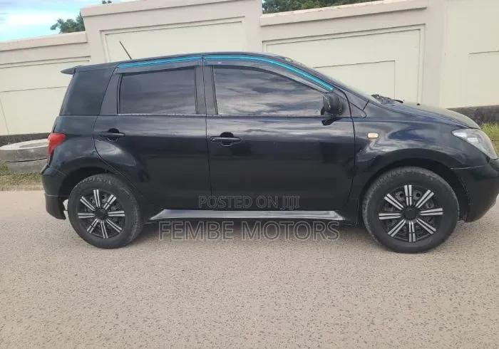 Toyota IST 2005 Black