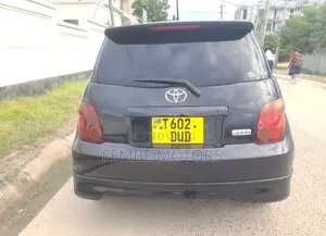 Toyota IST 2005 Black