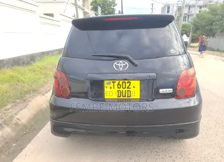 Toyota IST 2005 Black