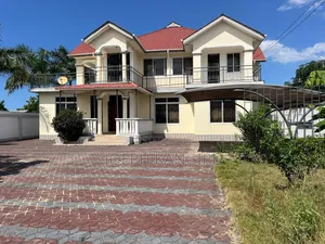 6bdrm Apartment in Amani Street, Mbweni for sale