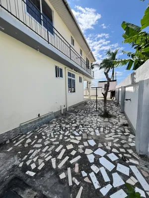 6bdrm Apartment in Amani Street, Mbweni for sale