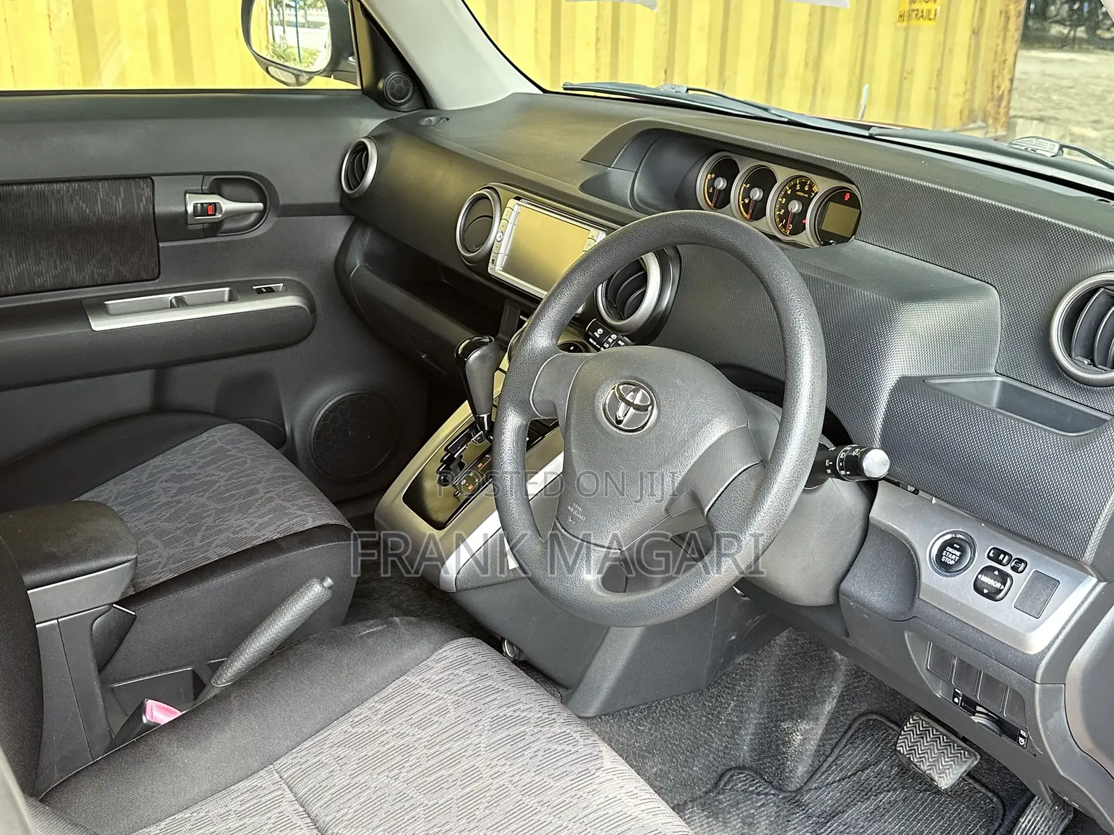 Toyota Corolla Rumion Hatchback 1.8 FWD 2010 Maroon