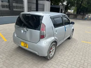 Toyota Passo 2004 Silver