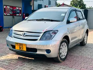Toyota IST 2004 Silver