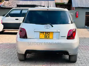 Toyota IST 2004 Silver