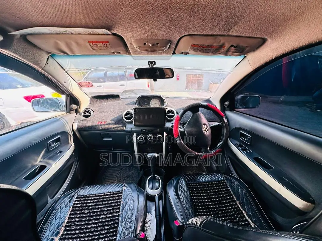 Toyota IST 2004 Silver