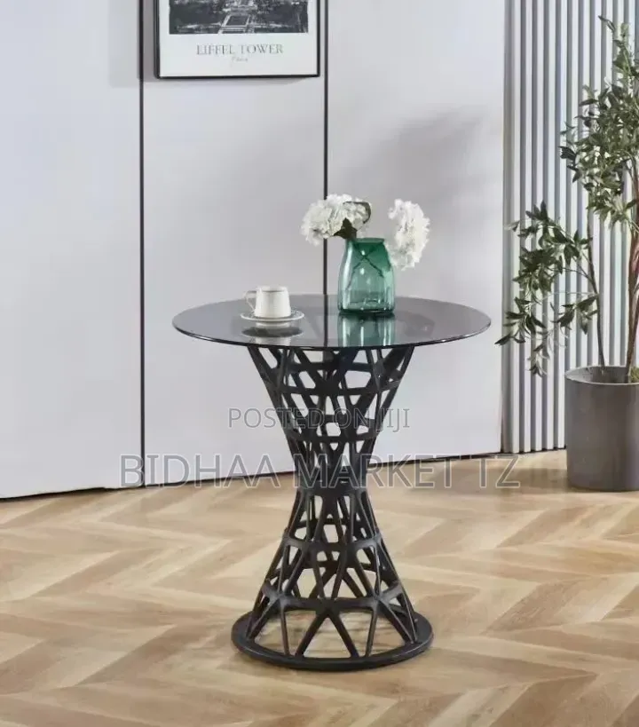 Rund Side Table / Accent Table