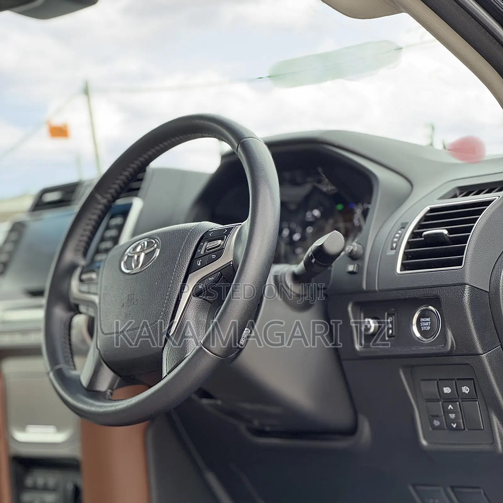 Toyota Land Cruiser Prado 2023 Black