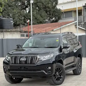 Toyota Land Cruiser Prado 2023 Black