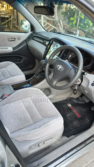 Toyota Kluger 2021 Silver