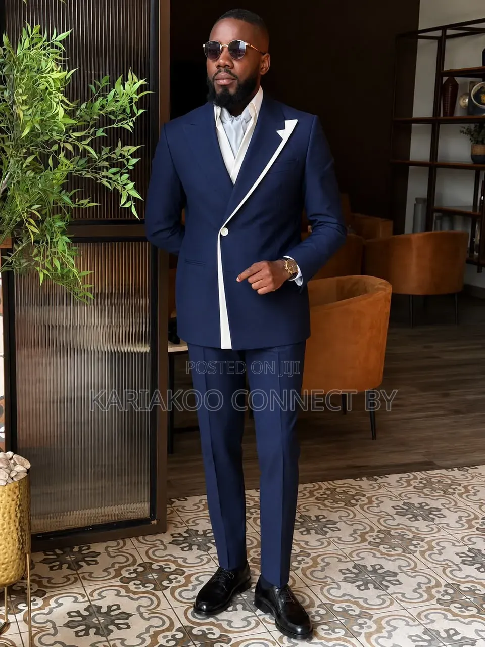 Gentleman’s Luxury Navy Blue Suit