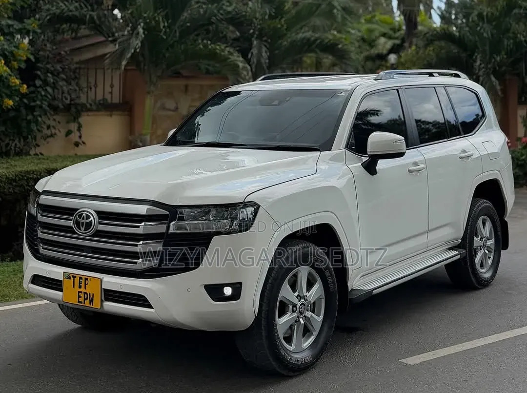 Toyota Land Cruiser 2024 Pearl