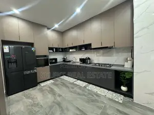Furnished 4bdrm Penthouse in Peninsula, Oyster Bay for rent