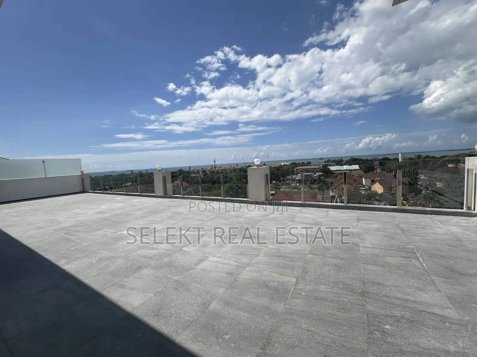 Furnished 4bdrm Penthouse in Peninsula, Oyster Bay for rent