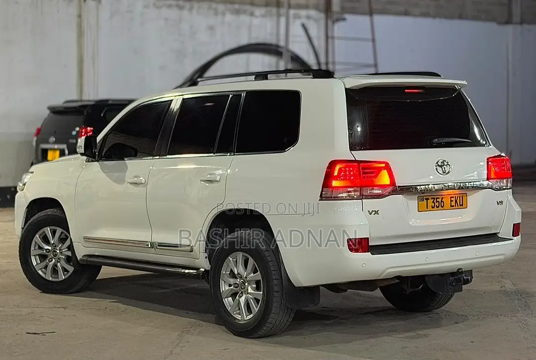 Toyota Land Cruiser 4.5 V8 TD 2018 White