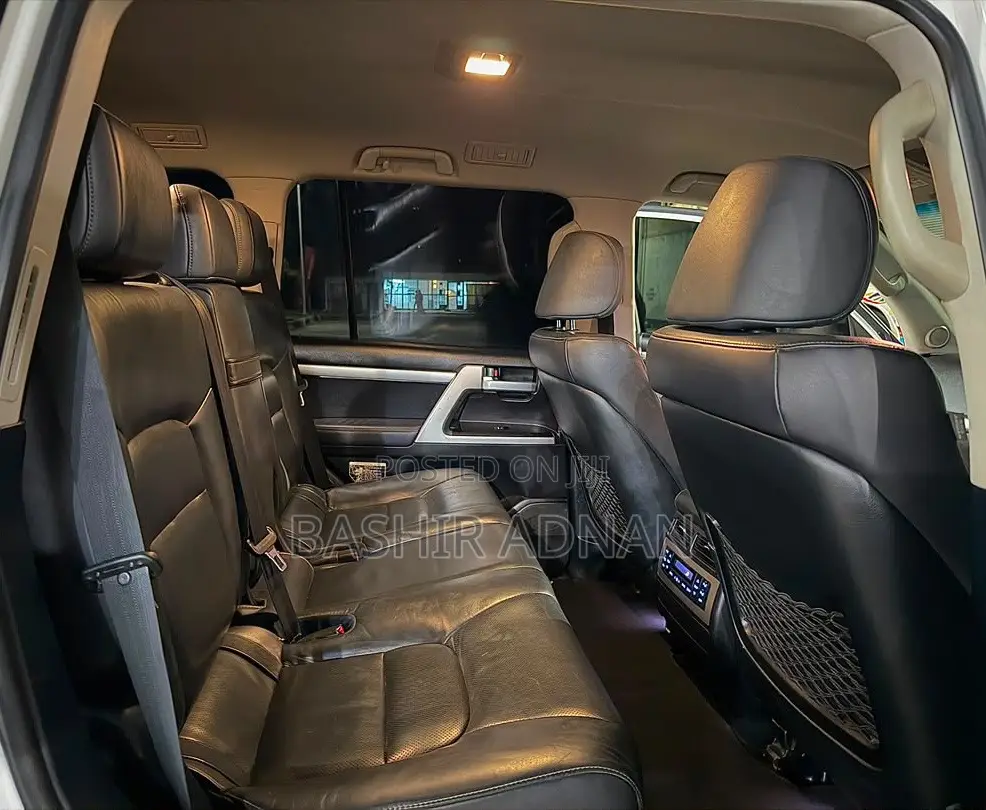 Toyota Land Cruiser 4.5 V8 TD 2018 White
