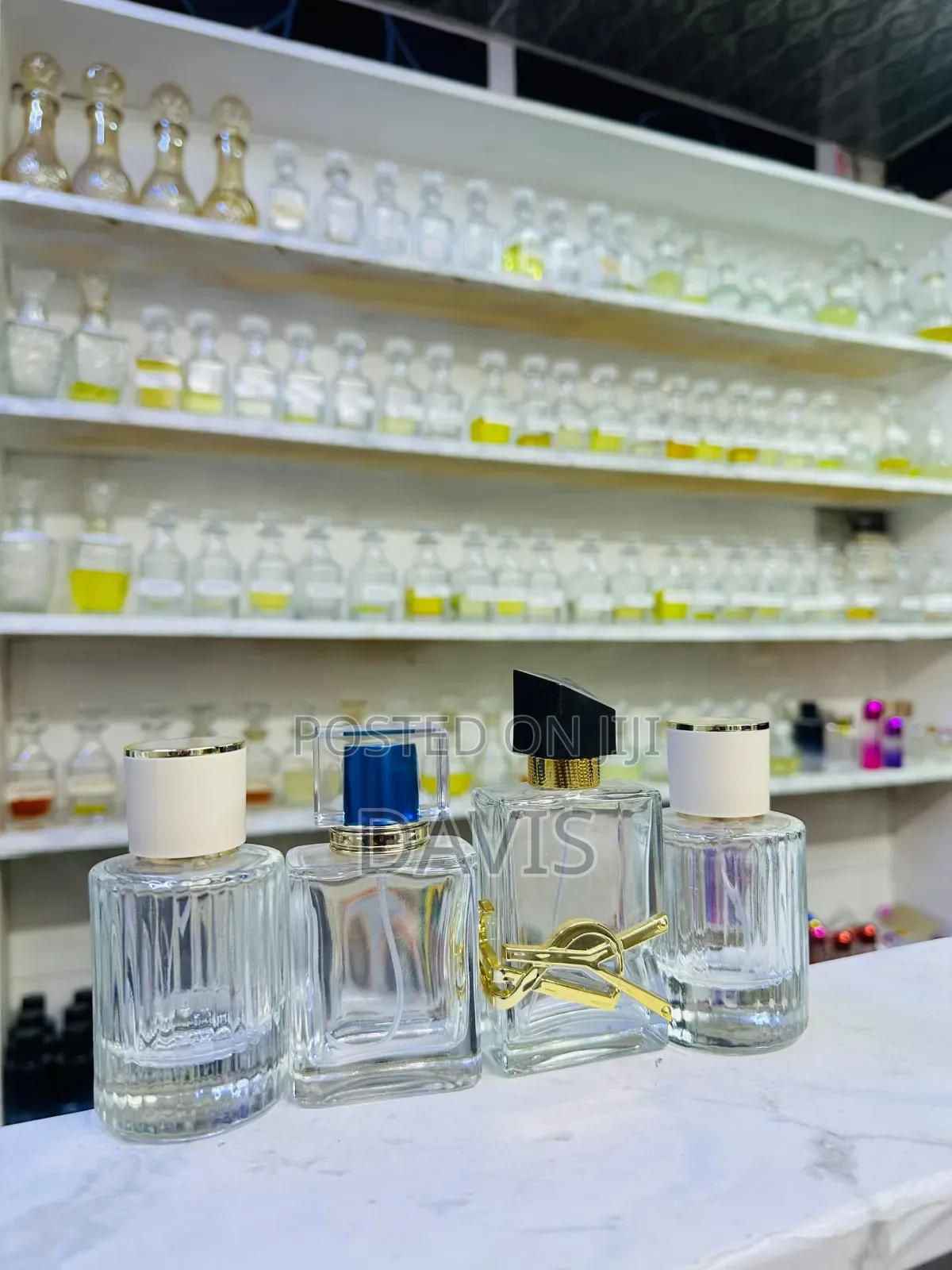The Perfume Bar (Perfume Za Kupima)