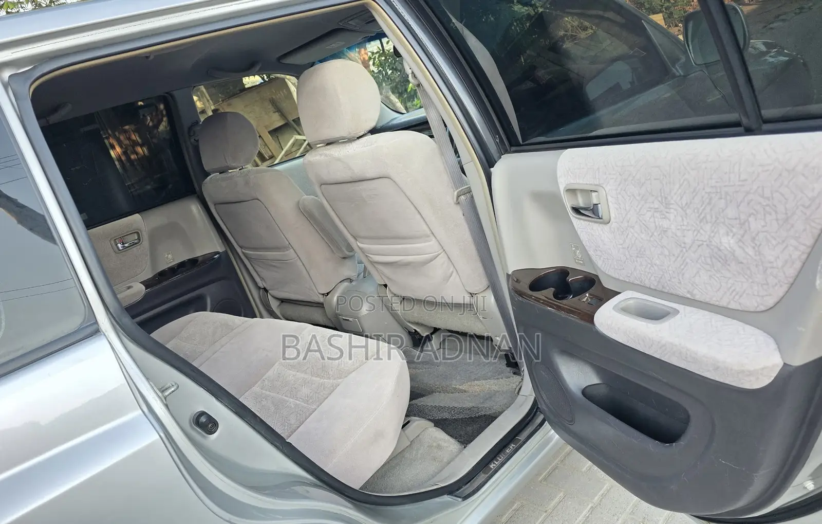 Toyota Kluger 2001 Silver