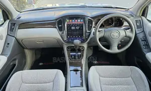 Toyota Kluger 2001 Silver