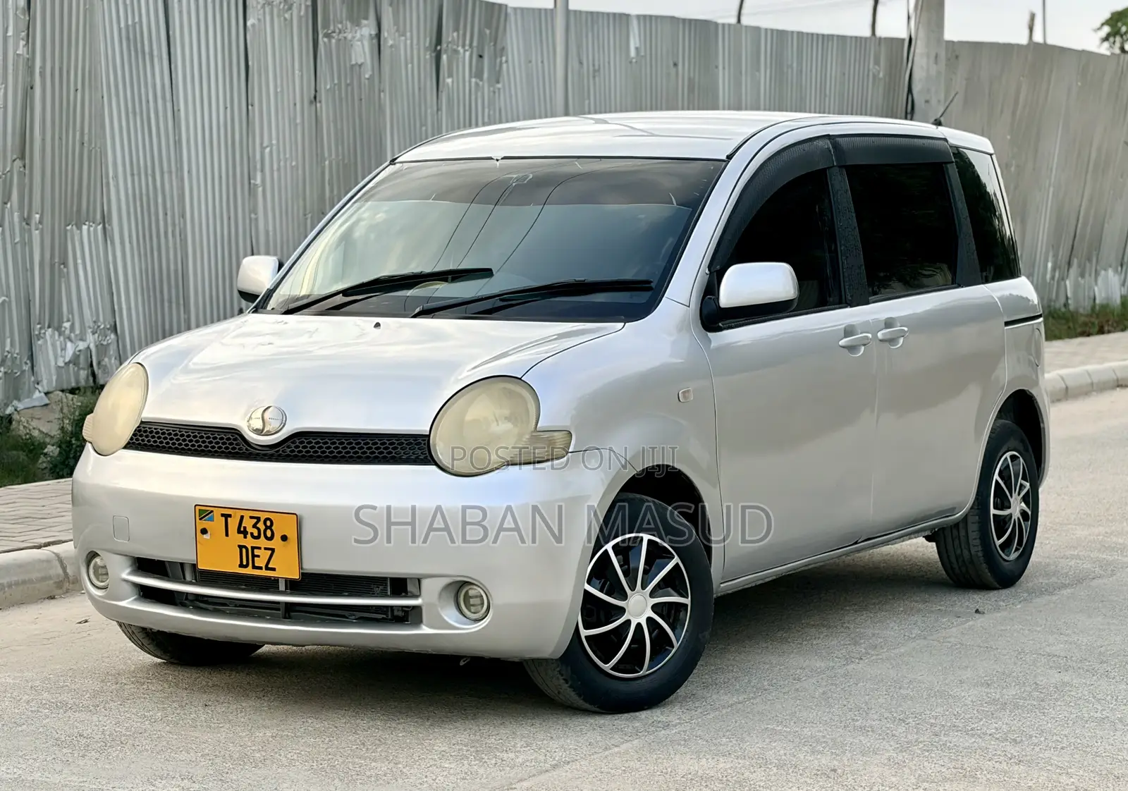 Toyota Sienta 1.5 AWD 2005 Burgundy