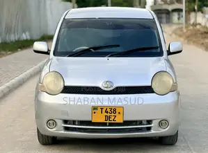 Toyota Sienta 1.5 AWD 2005 Burgundy