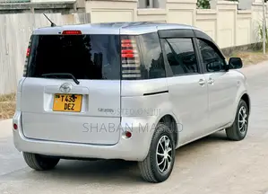 Toyota Sienta 1.5 AWD 2005 Burgundy