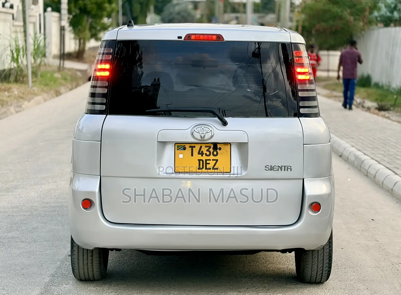 Toyota Sienta 1.5 AWD 2005 Burgundy
