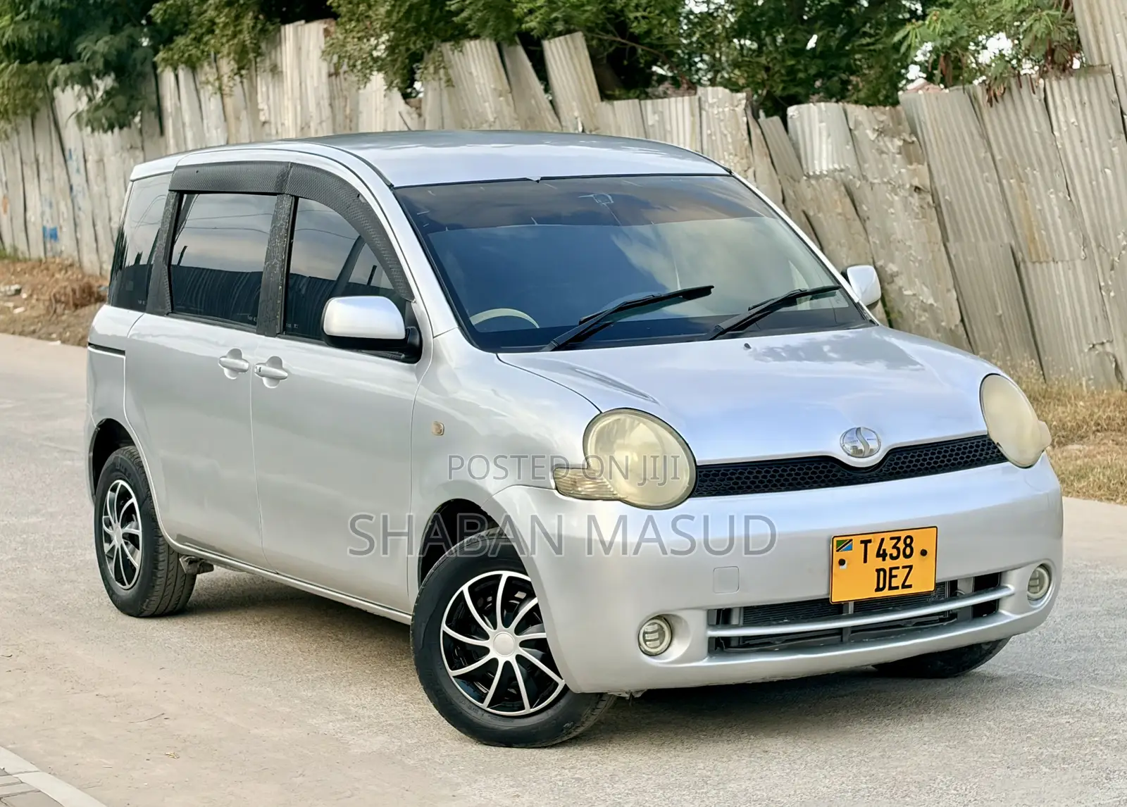 Toyota Sienta 1.5 AWD 2005 Burgundy