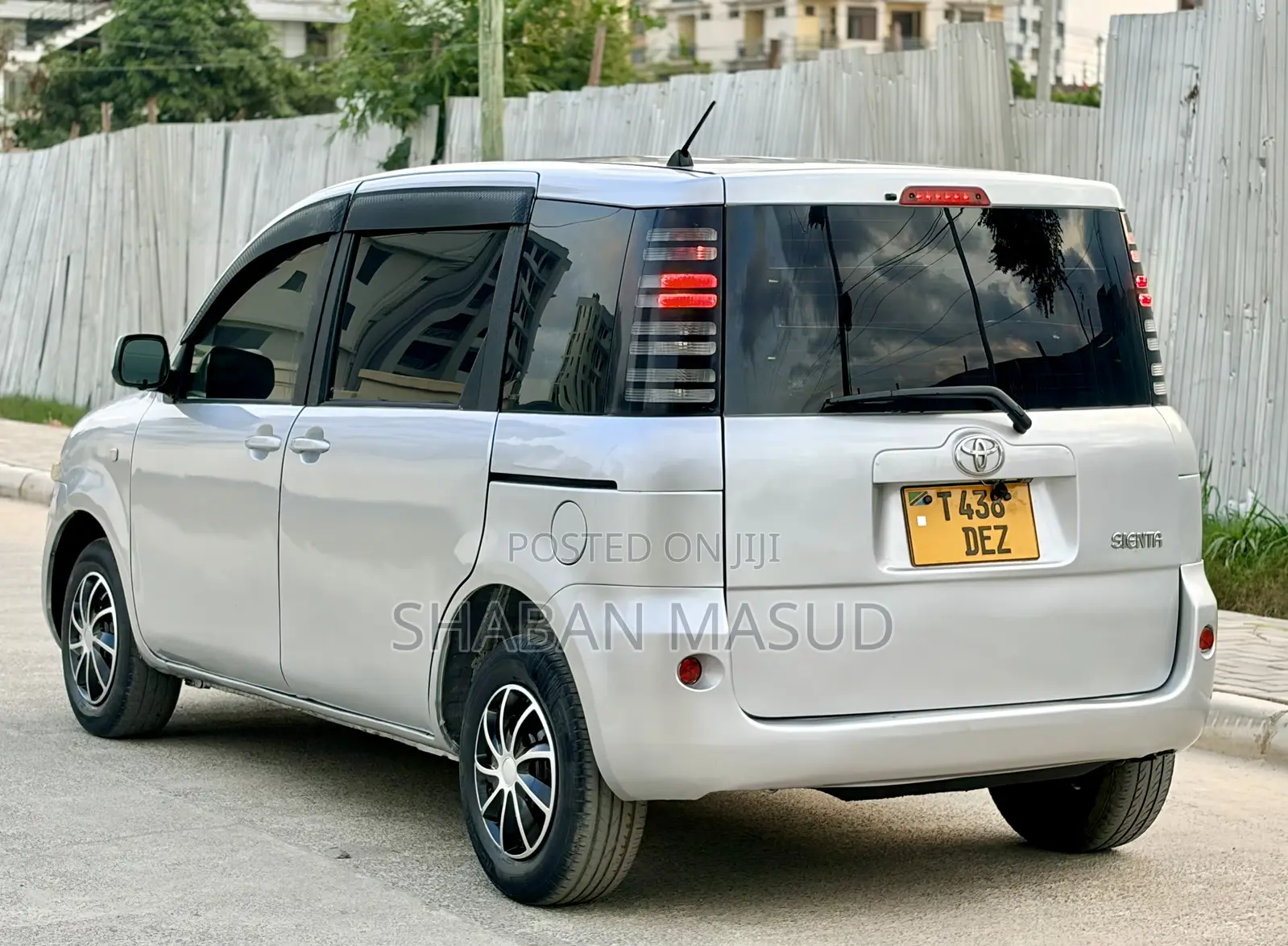 Toyota Sienta 1.5 AWD 2005 Burgundy