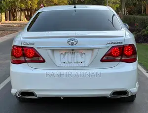 Toyota Crown 2009 Off white