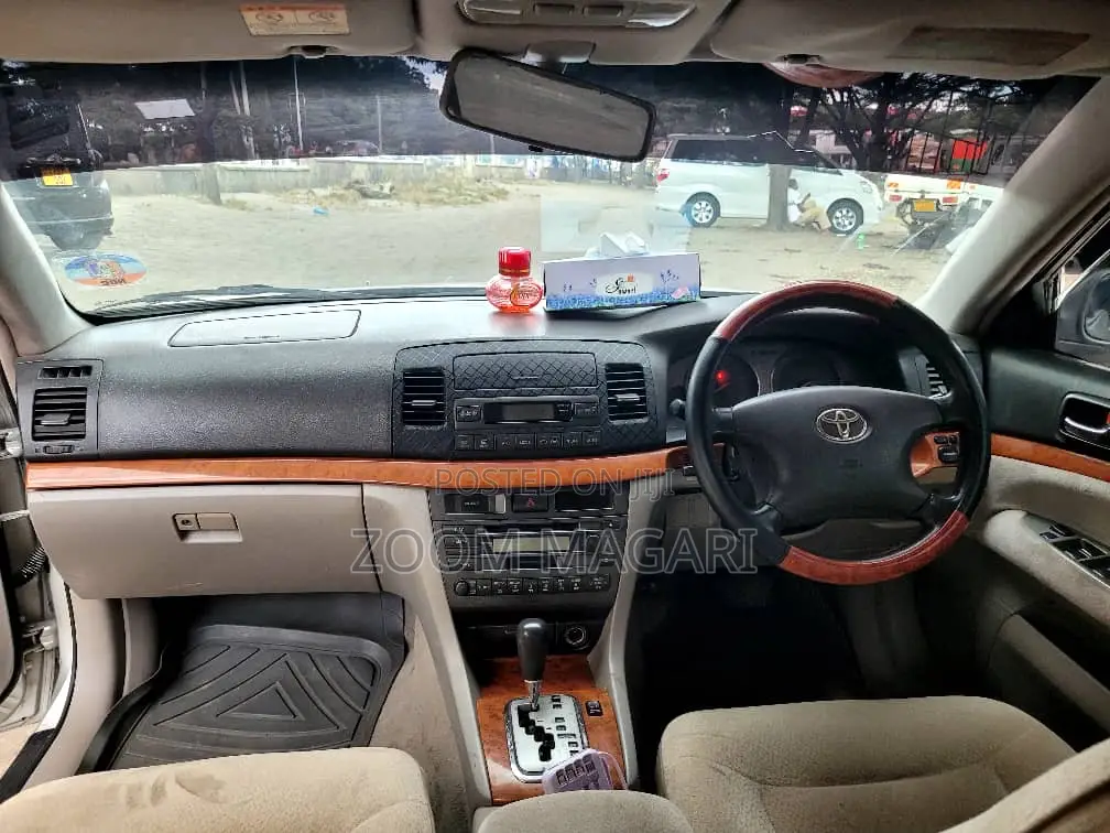 Toyota Mark II 2000 Silver