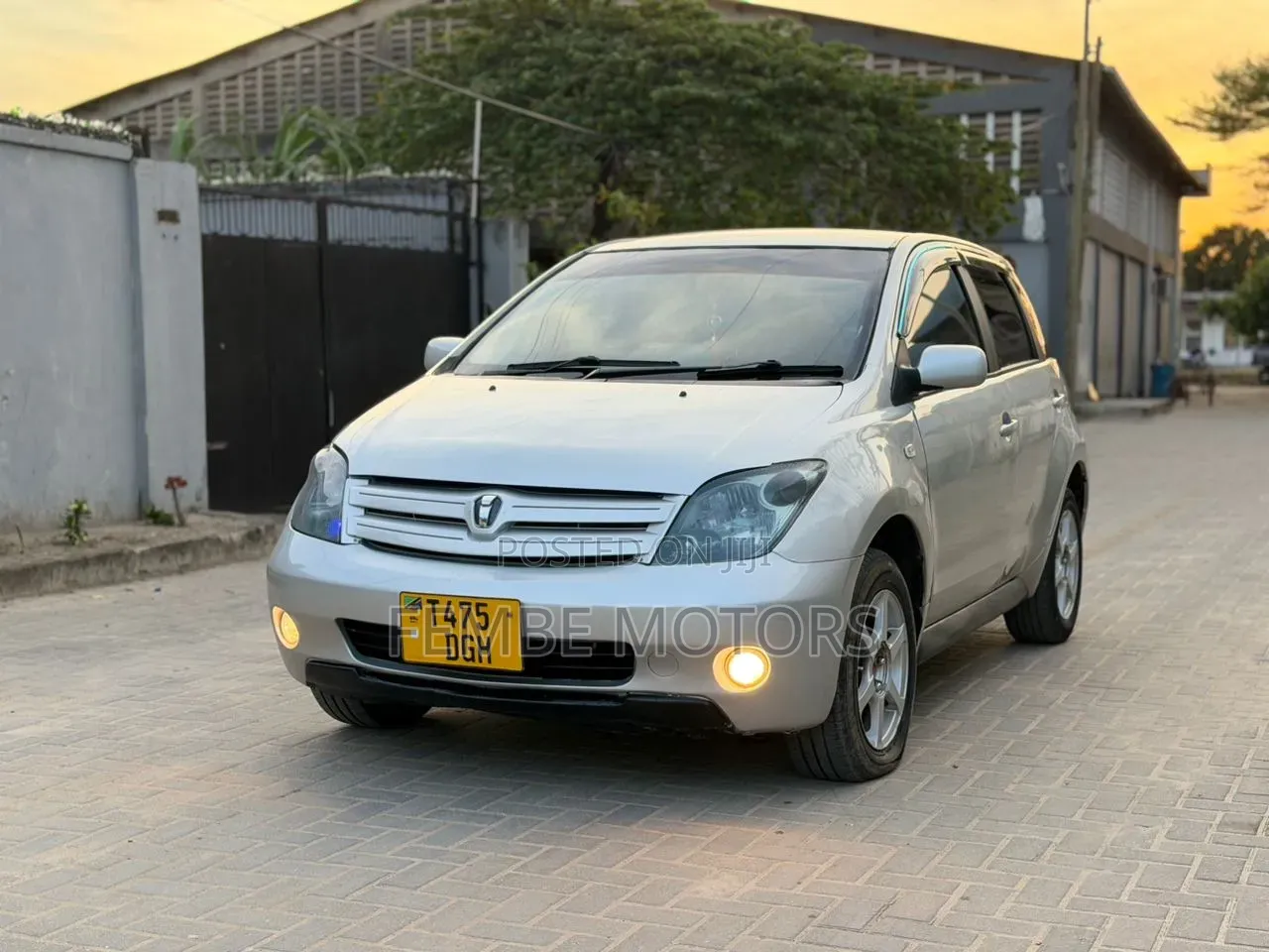 Toyota IST 2004 Silver