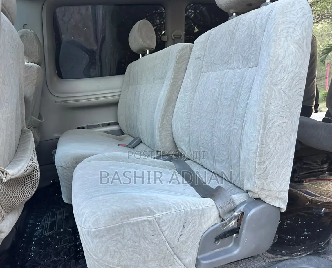 Toyota Noah 2.0 FWD (8 Seater) 2003 White