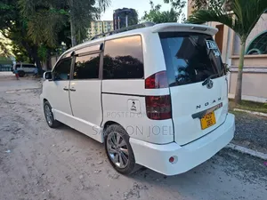 Toyota Noah 2005 White